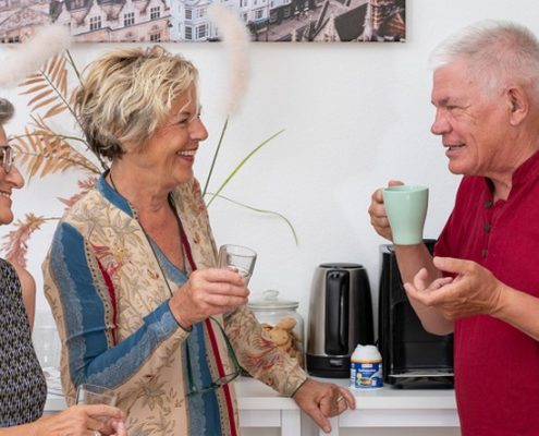 Drei Senioren in der Pause